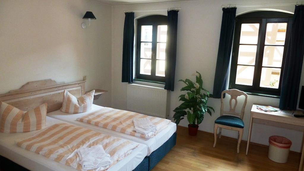 Mb Hotel Weisser Hirsch Hohnstein Ruang foto